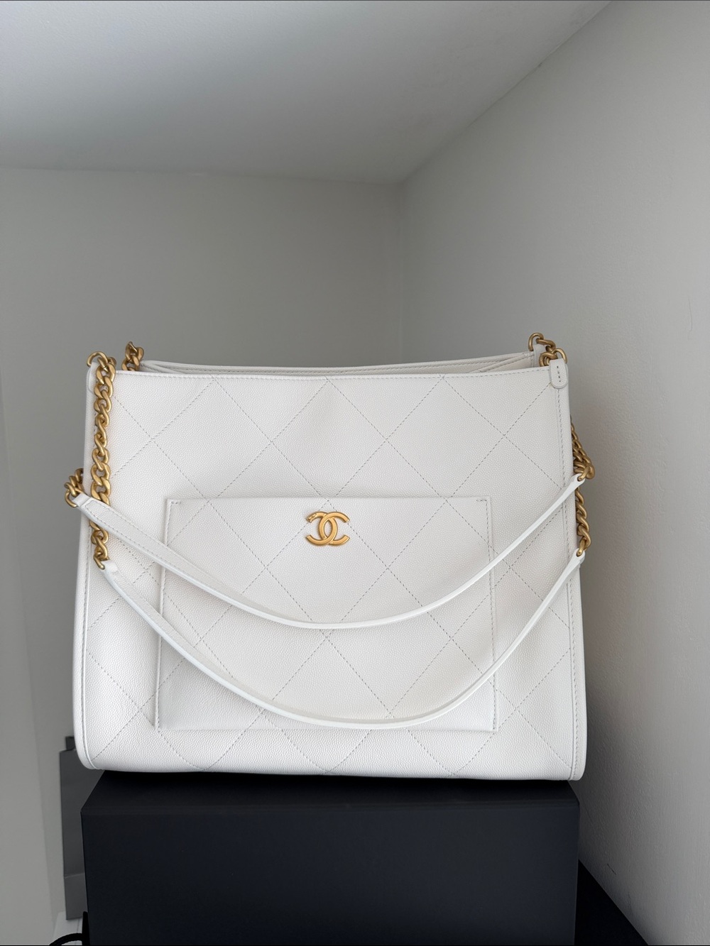 CHANEL  Caviar Stitched Pocket  White Large